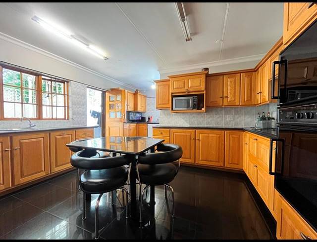 4 BEDROOM HOUSE FOR SALE IN BROOKLYN